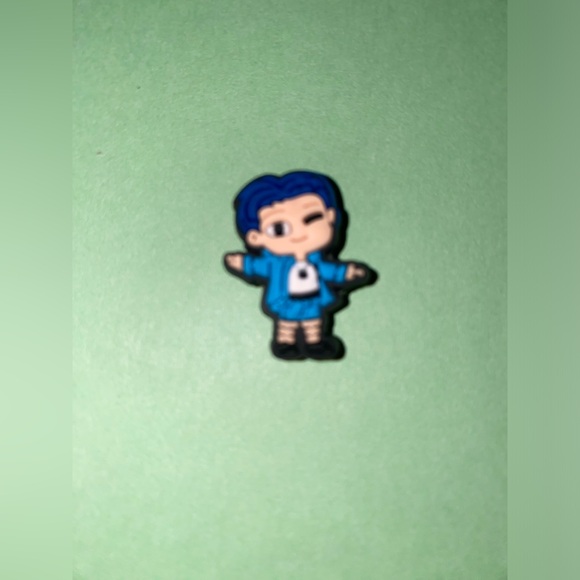 (10 for $15) BTS Crocs Shoe Charms - Picture 1 of 2